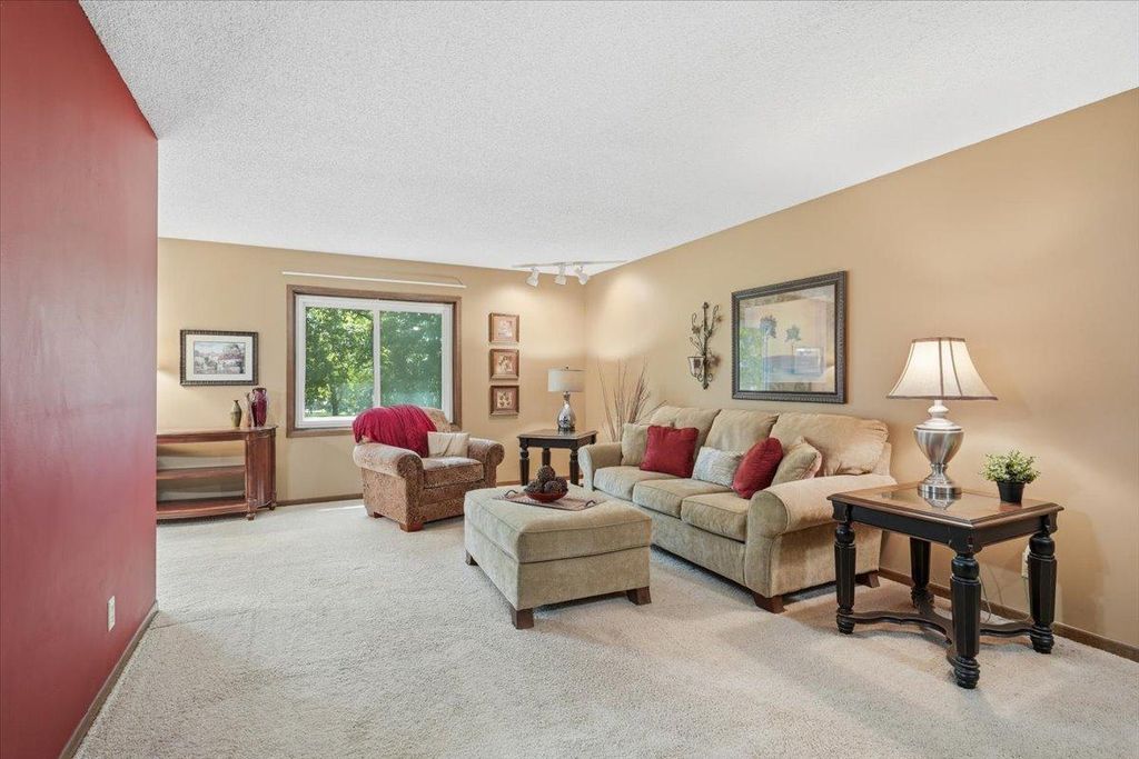 4342 Buckingham Court 1605, Vadnais Heights, MN 55127 — photo 5