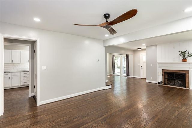 724 E 72nd Street, Kansas City, MO 64131