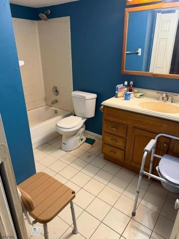 920 Plymouth Rd, North Brunswick Twp., NJ 08902