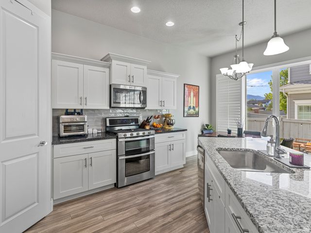 2292 E HAMPTON HILLS LN, Millcreek, UT 84109