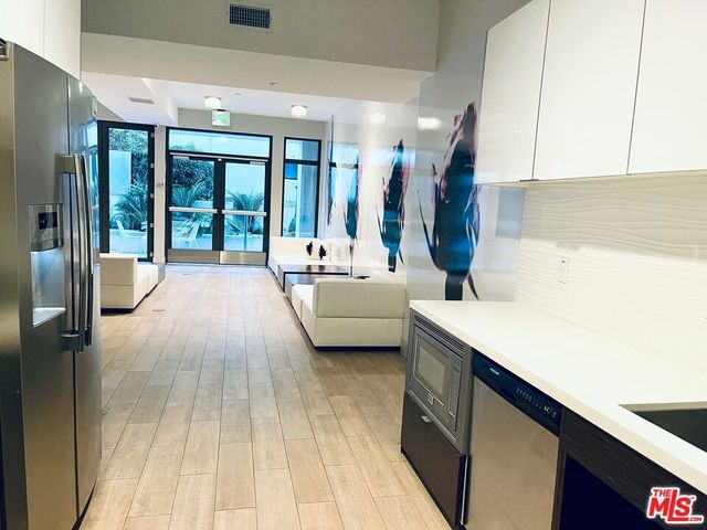 1122 Gayley 407, Westwood, CA 90024