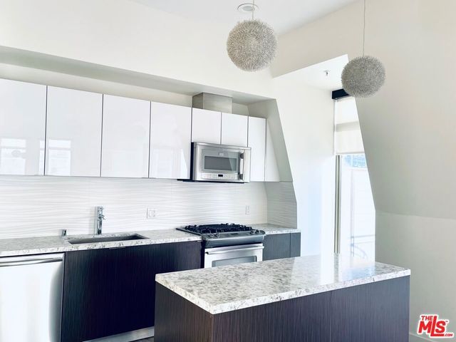 1122 Gayley 407, Westwood, CA 90024