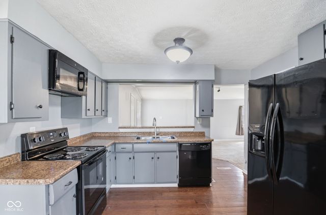 371 S Hendricks Drive, Greenwood, IN 46142