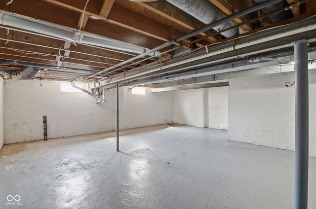 371 S Hendricks Drive, Greenwood, IN 46142