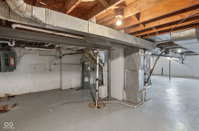 371 S Hendricks Drive, Greenwood, IN 46142