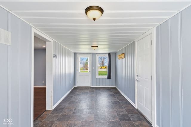 371 S Hendricks Drive, Greenwood, IN 46142