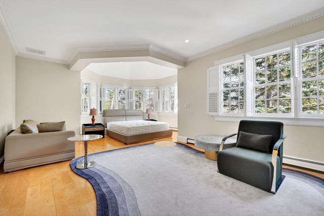 451 Wellesley St, Weston, MA 02493