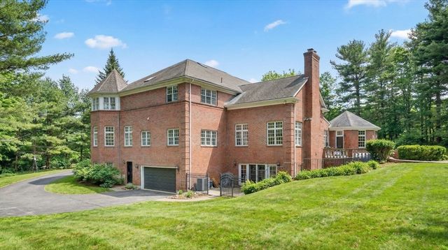 451 Wellesley St, Weston, MA 02493