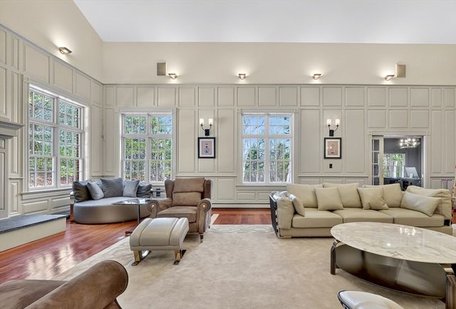 451 Wellesley St, Weston, MA 02493