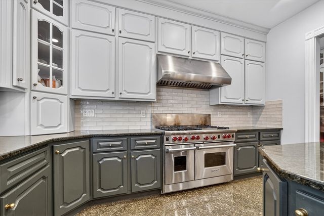 451 Wellesley St, Weston, MA 02493