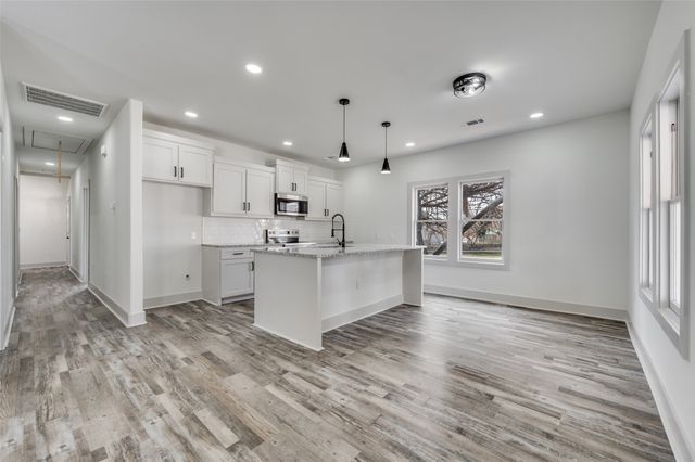 1102 Church Street, Dallas, TX 75203