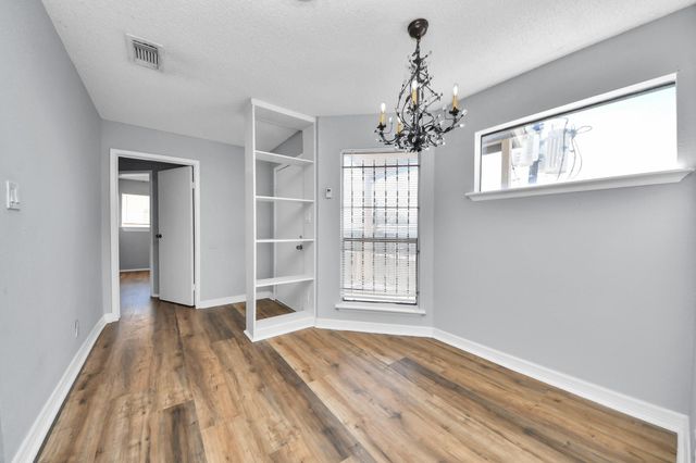 6601 Sands Point Drive 30, Houston, TX 77074