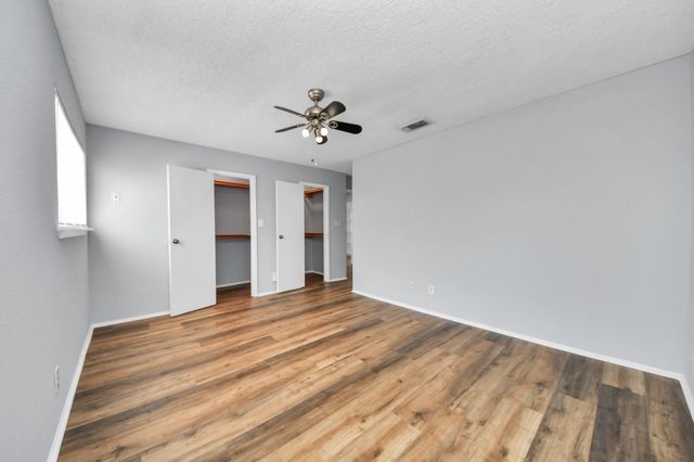 6601 Sands Point Drive 30, Houston, TX 77074