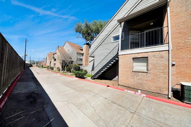 6601 Sands Point Drive 30, Houston, TX 77074