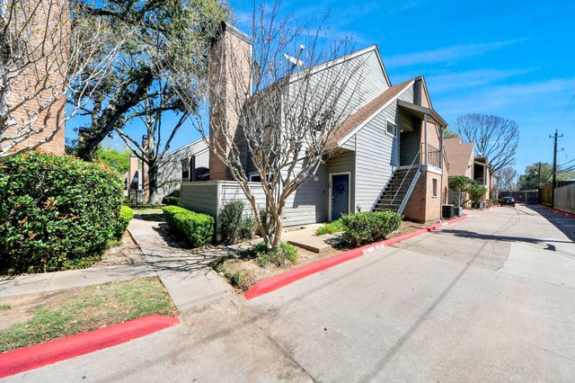 6601 Sands Point Drive 30, Houston, TX 77074