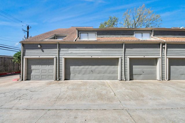 6601 Sands Point Drive 30, Houston, TX 77074