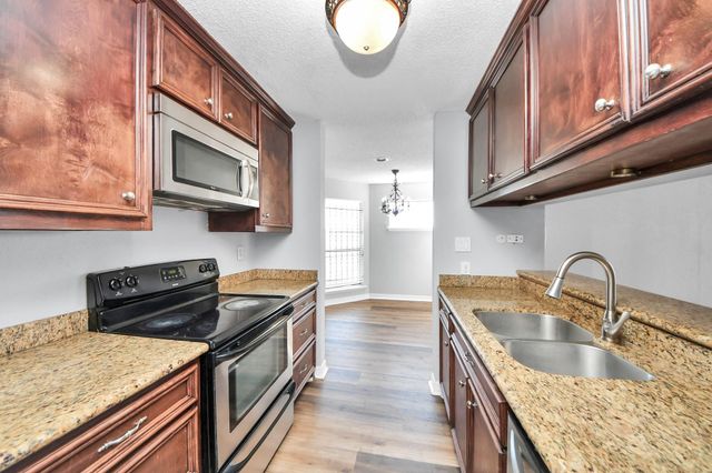 6601 Sands Point Drive 30, Houston, TX 77074