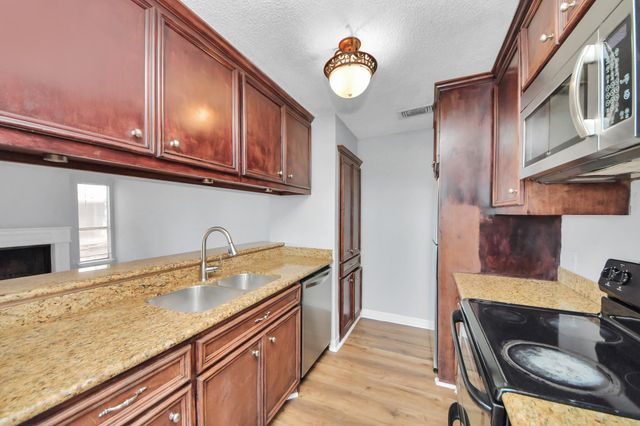 6601 Sands Point Drive 30, Houston, TX 77074