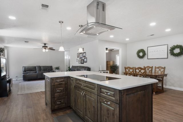 6412 Harper Court NE, Albuquerque, NM 87109