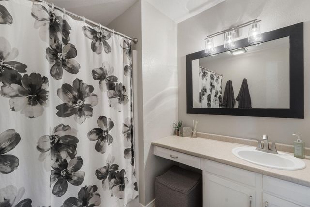 6412 Harper Court NE, Albuquerque, NM 87109