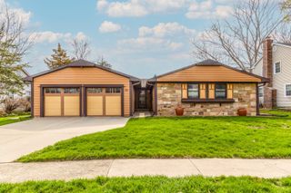 521 Castlewood Lane, Buffalo Grove, IL 60089