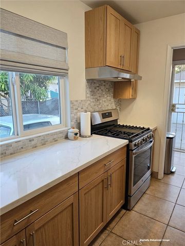 1906 S Broadway, Santa Ana, CA 92707