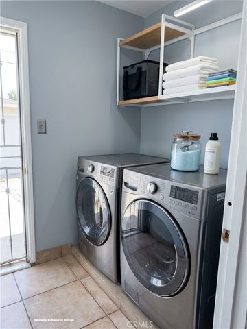 1906 S Broadway, Santa Ana, CA 92707