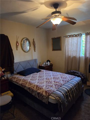 1906 S Broadway, Santa Ana, CA 92707