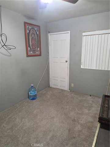 1906 S Broadway, Santa Ana, CA 92707