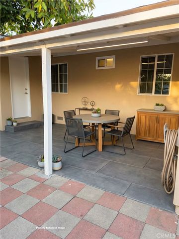 1906 S Broadway, Santa Ana, CA 92707