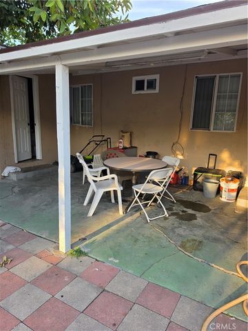 1906 S Broadway, Santa Ana, CA 92707