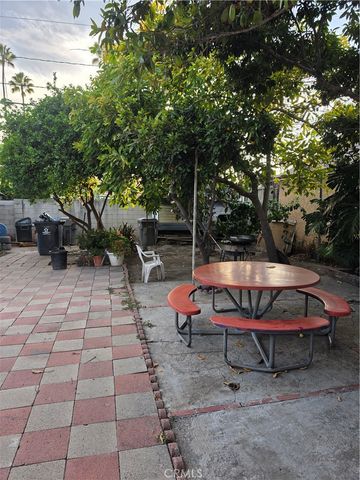 1906 S Broadway, Santa Ana, CA 92707