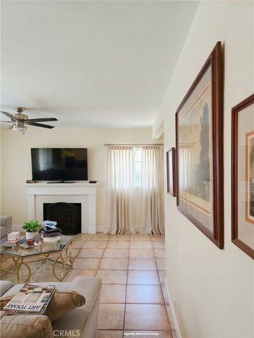 1906 S Broadway, Santa Ana, CA 92707