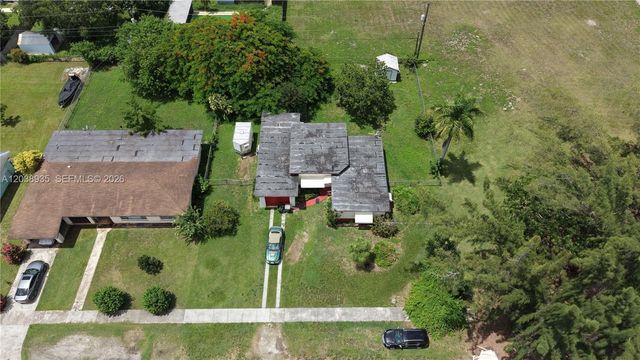 27 NW 18th St, Homestead, FL 33030
