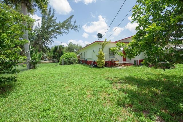 27 NW 18th St, Homestead, FL 33030