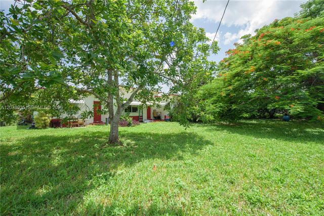 27 NW 18th St, Homestead, FL 33030