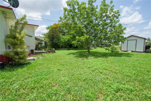 27 NW 18th St, Homestead, FL 33030
