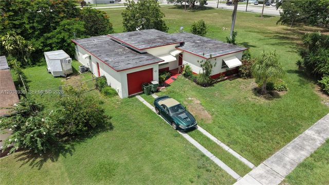 27 NW 18th St, Homestead, FL 33030