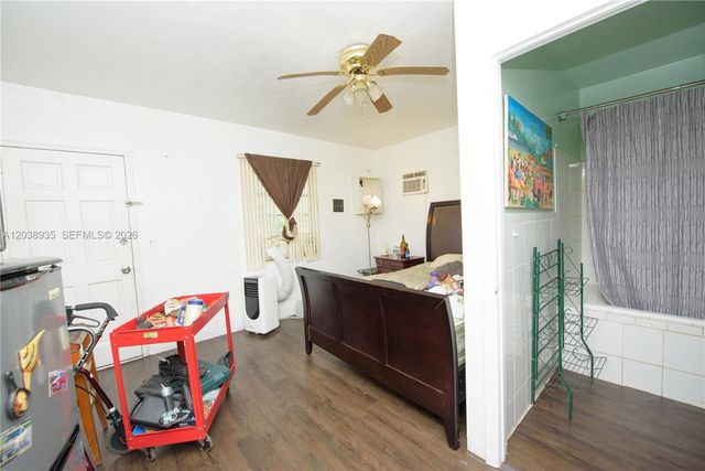 27 NW 18th St, Homestead, FL 33030