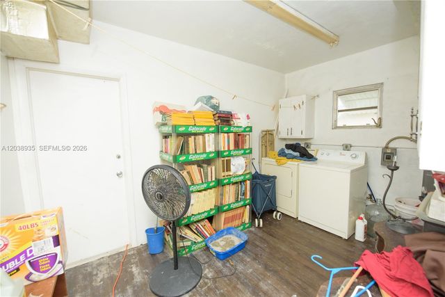 27 NW 18th St, Homestead, FL 33030