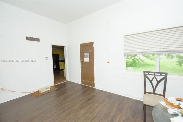 27 NW 18th St, Homestead, FL 33030
