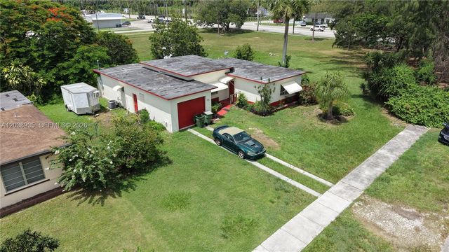 27 NW 18th St, Homestead, FL 33030