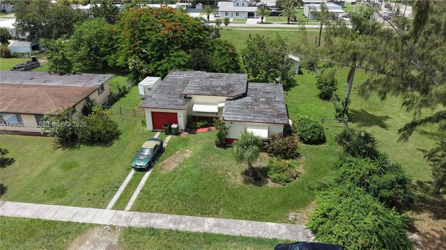 27 NW 18th St, Homestead, FL 33030