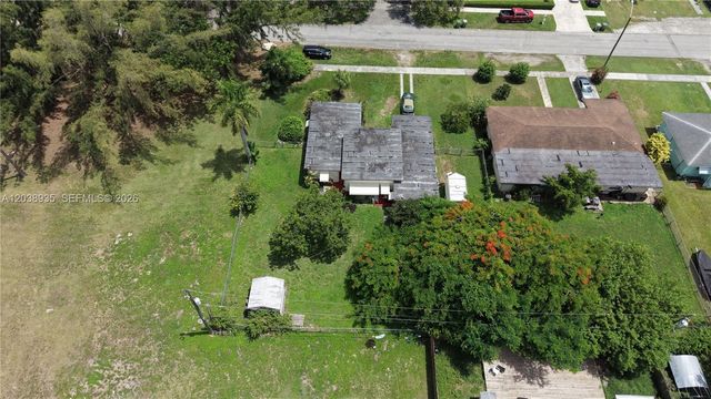 27 NW 18th St, Homestead, FL 33030