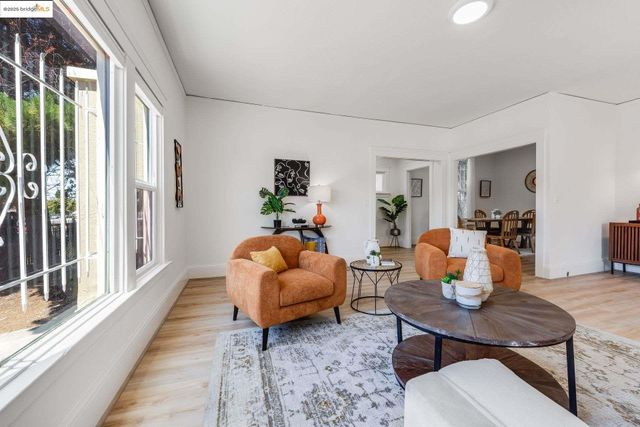 976 34Th St, Oakland, CA 94608
