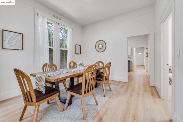 976 34Th St, Oakland, CA 94608