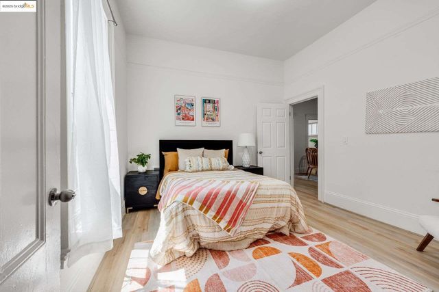 976 34Th St, Oakland, CA 94608