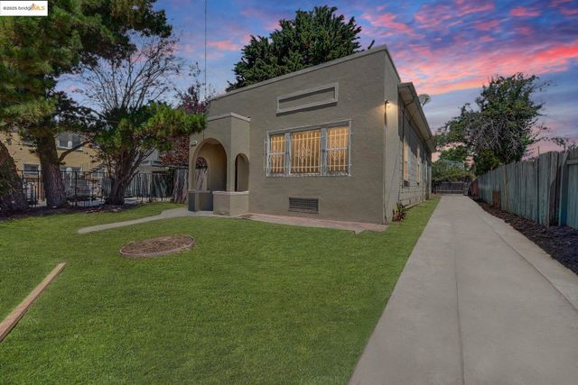 976 34Th St, Oakland, CA 94608