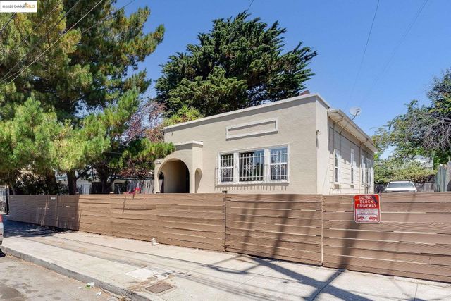 976 34Th St, Oakland, CA 94608