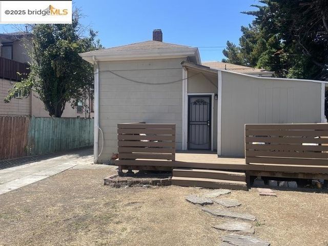976 34Th St, Oakland, CA 94608